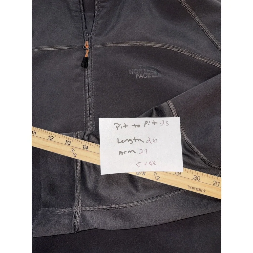 The North Face Pullover Mens Large Gray  1/4 Zip  Long Sleeve Top